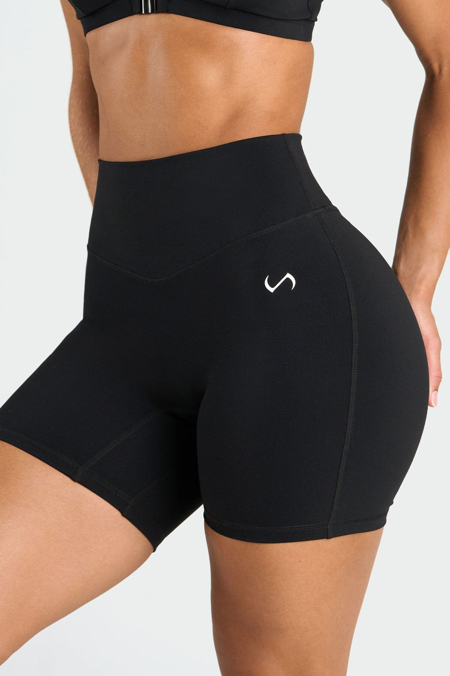 Front View of Black Tempo 6 Inch Workout Shorts