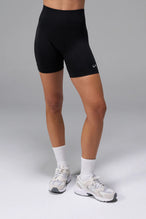 Cosmic Seamless Scrunch Butt Shorts