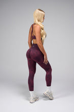 Side View of Cosmic Seamless Scrunch Butt Leggings in Space Cherry
