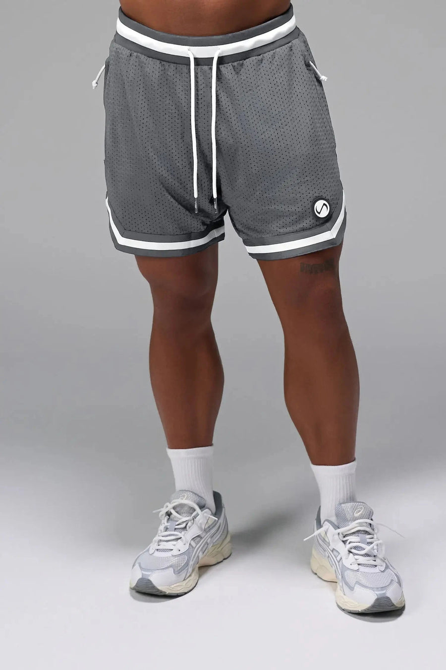 Front View of Gray GTS Evolve Mesh 6 Inch Shorts, featuring dual side pockets and 6 inch inseam for performance and functionality 