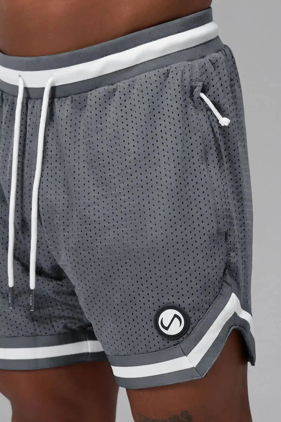 Front View of Gray GTS Evolve Mesh 6 Inch Shorts, featuring dual side pockets and 6 inch inseam for performance and functionality 
