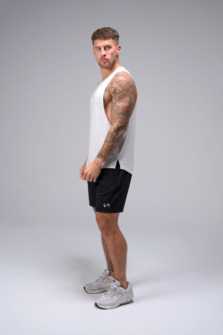 Side View Of Men's Gym-To-Street® 6.5" Shorts in black