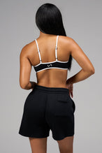 https://cdn.shopify.com/videos/c/o/v/e7f0458508a747eabfa0c978b939c643.mp4