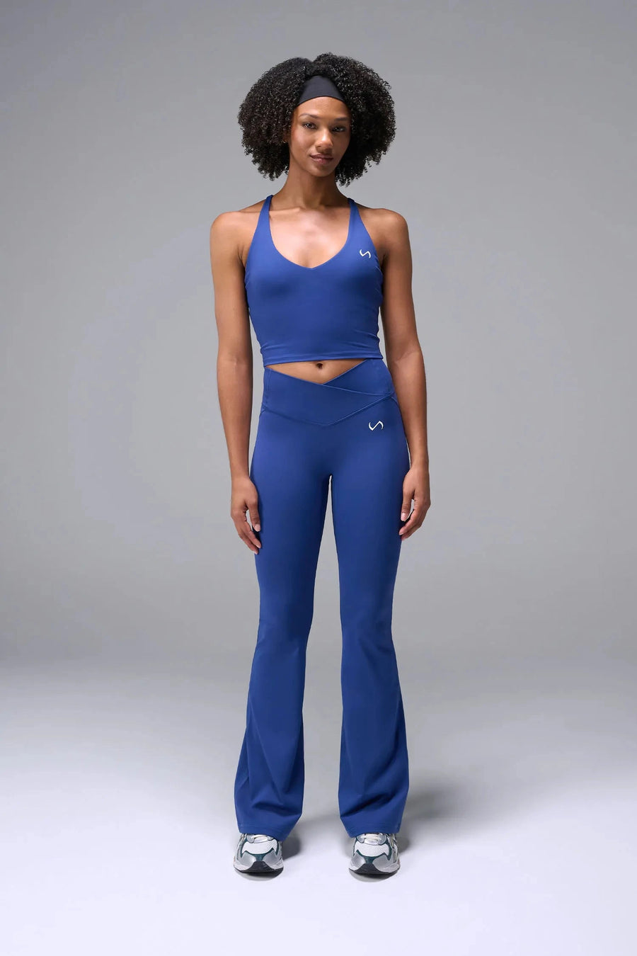Front View Of Tempo Tank Bra in Oxford, provides the support and flexibility you need to perform and look your best.
